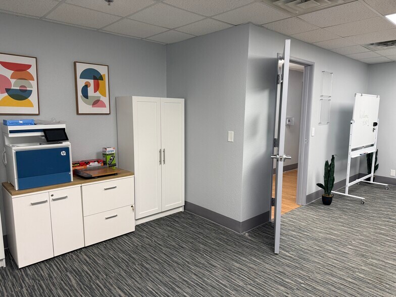 More Photos Of 604 W Warner Rd, Chandler Medical For Sale