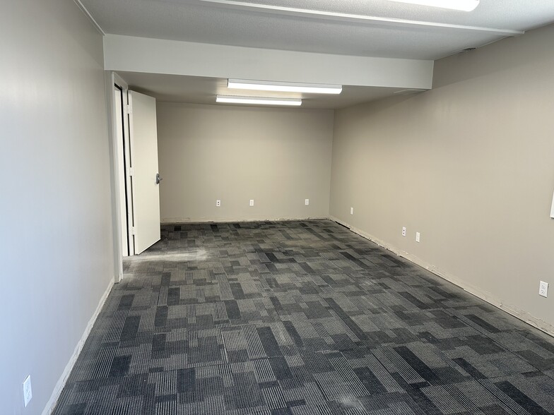More Photos Of 622 W 1st St, Julesburg Auto Dealership For Sale