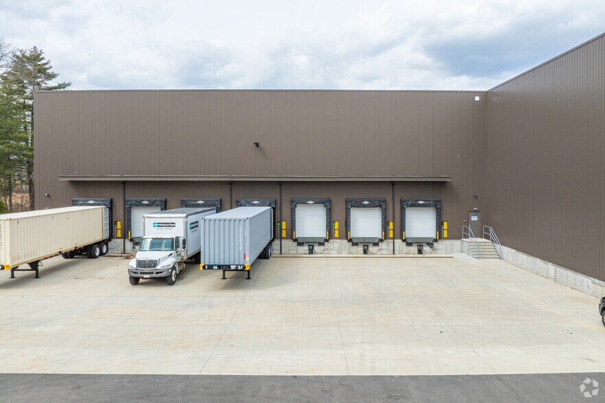 More Photos Of 200 Shuman Ave, Stoughton Warehouse For Lease