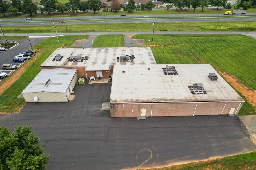 More Photos Of 157 Industrial Dr, King Warehouse For Lease