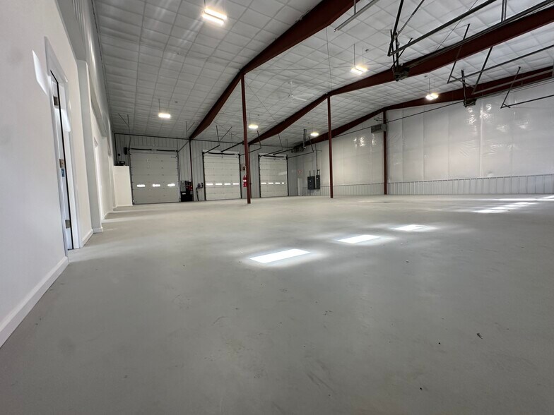 More Photos Of 226 Norwich Rd, Plainfield Industrial For Sale