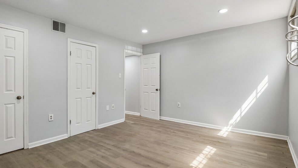 More Photos Of 245-249 8th St NE, Washington Apartments For Sale