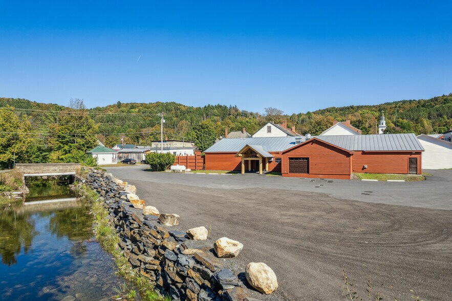 More Photos Of 1 Maple ave, Chelsea Restaurant For Sale