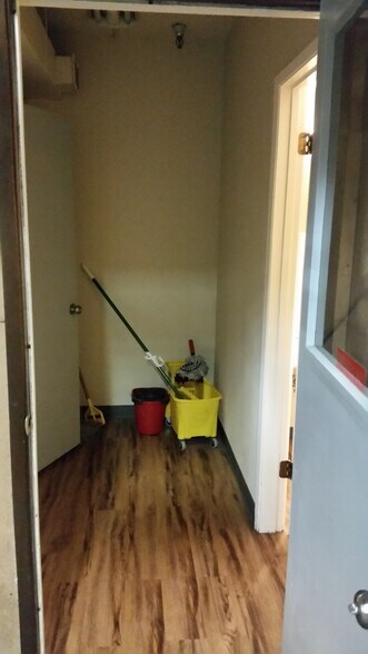 More Photos Of 3935 9th Ave S, Seattle Warehouse For Lease