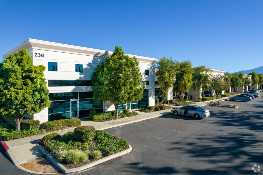 More Photos Of 236 W Orange Show Rd, San Bernardino Warehouse For Sale