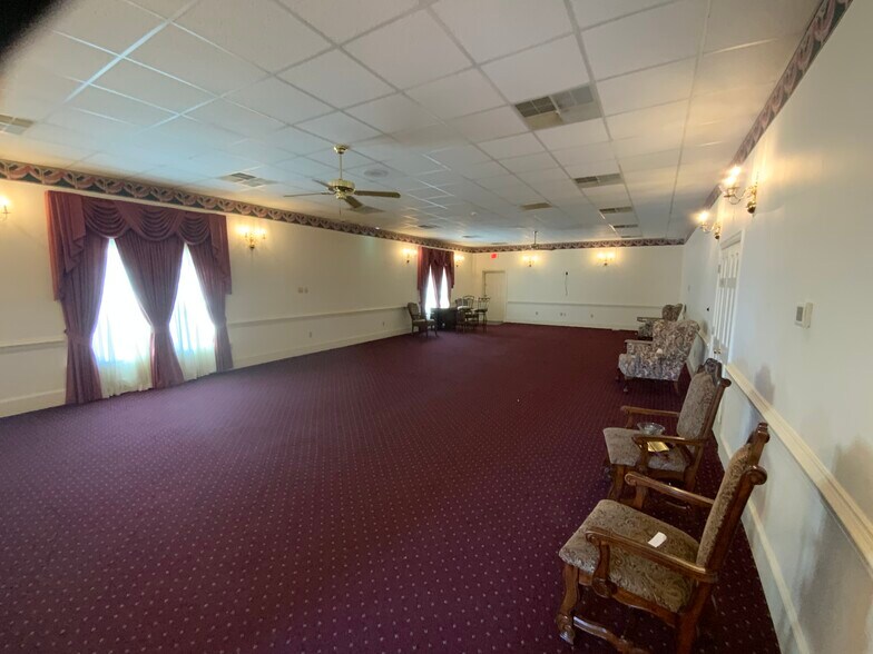 More Photos Of 401 W Cumberland St, Dunn Funeral Home For Sale