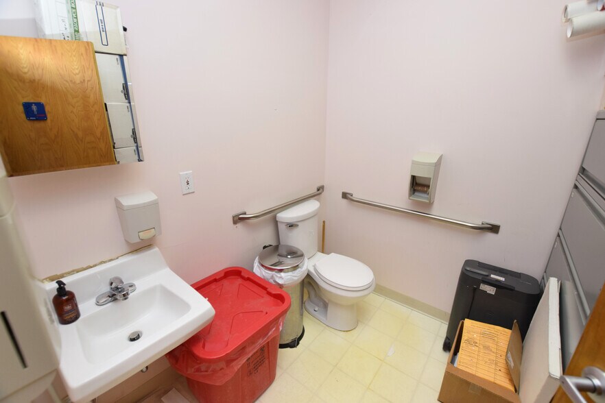 More Photos Of 3380 Beecher Rd, Flint Medical For Lease