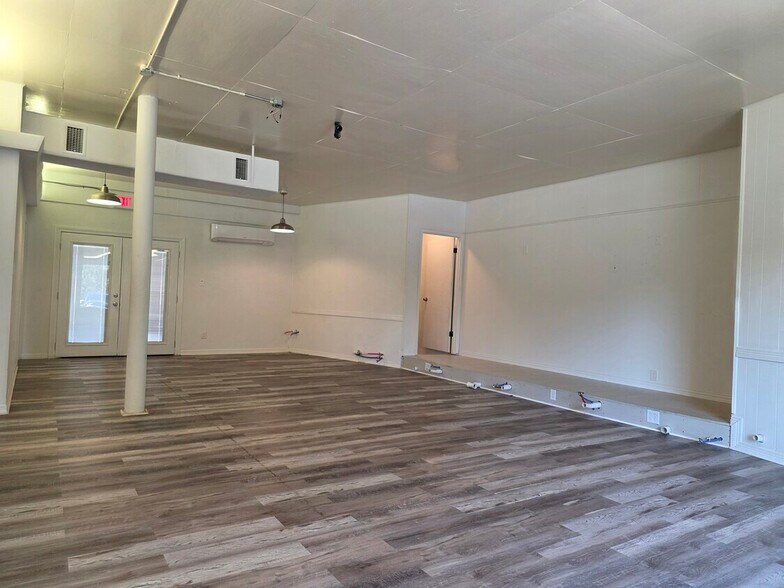 More Photos Of 1330 Avenue N, Huntsville Light Distribution For Lease
