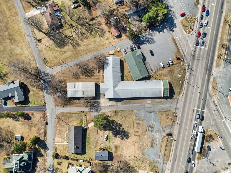 More Photos Of 6402 W Marshville Blvd, Marshville Showroom For Sale