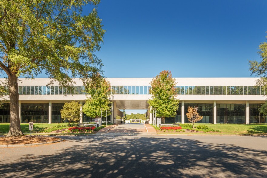 More Photos Of 2101 Rexford Rd, Charlotte Office For Lease