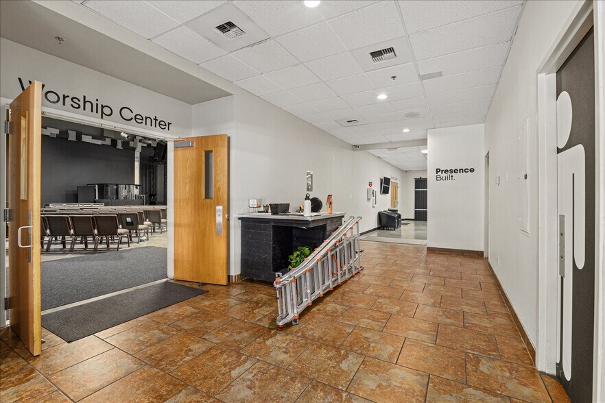 More Photos Of 18824 Smokey Point Blvd, Arlington Warehouse For Sale