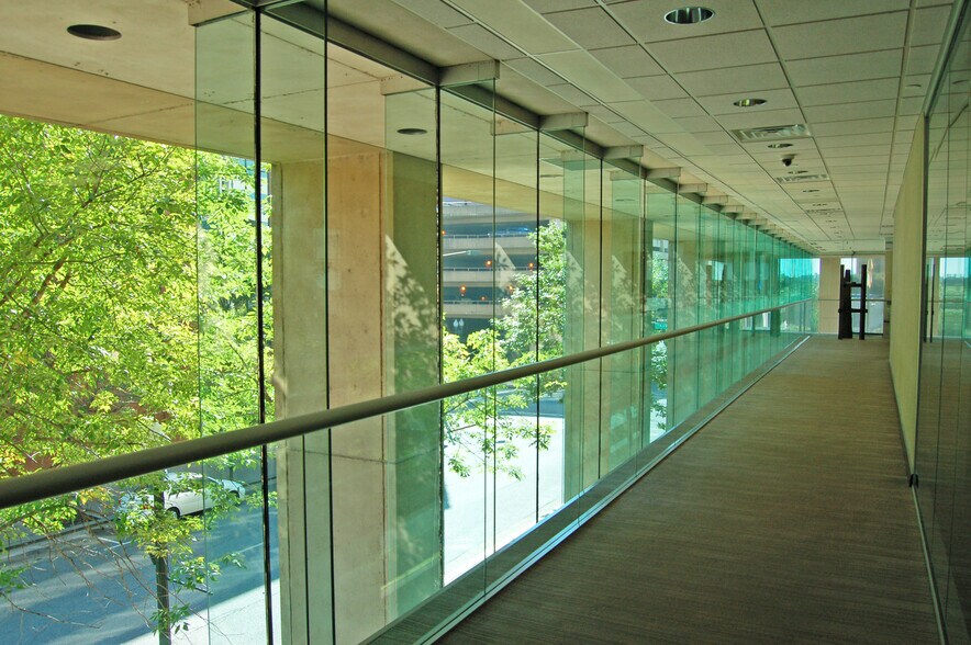 More Photos Of 330 Marshall St, Shreveport Medical For Lease