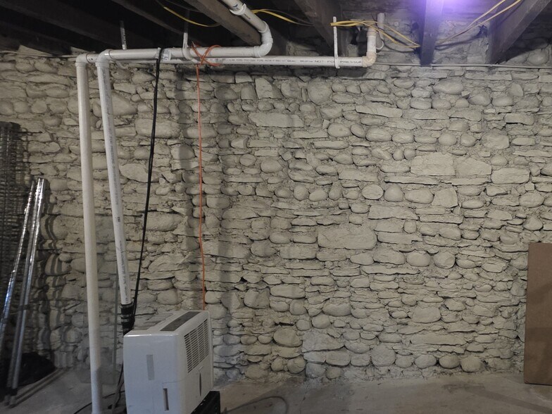 More Photos Of 169-173 E Chestnut St, Burlington Storefront Retail Residential For Sale