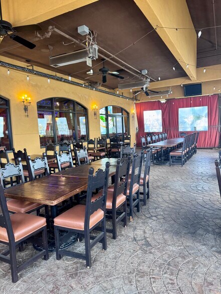 More Photos Of 254 W Los Angeles Ave, Moorpark Restaurant For Lease