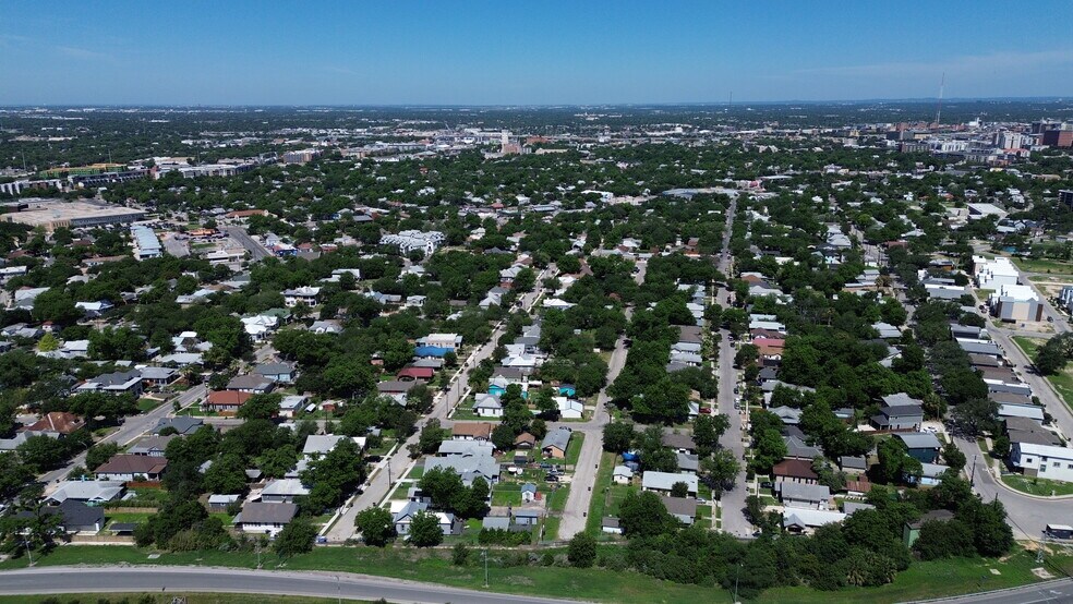 More Photos Of 1010 Hoefgen Avenue, San Antonio Land For Sale