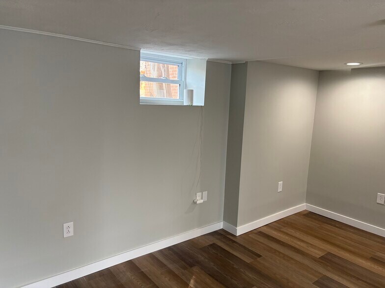 More Photos Of 122 Memorial Dr, Greer Loft Creative Space For Lease