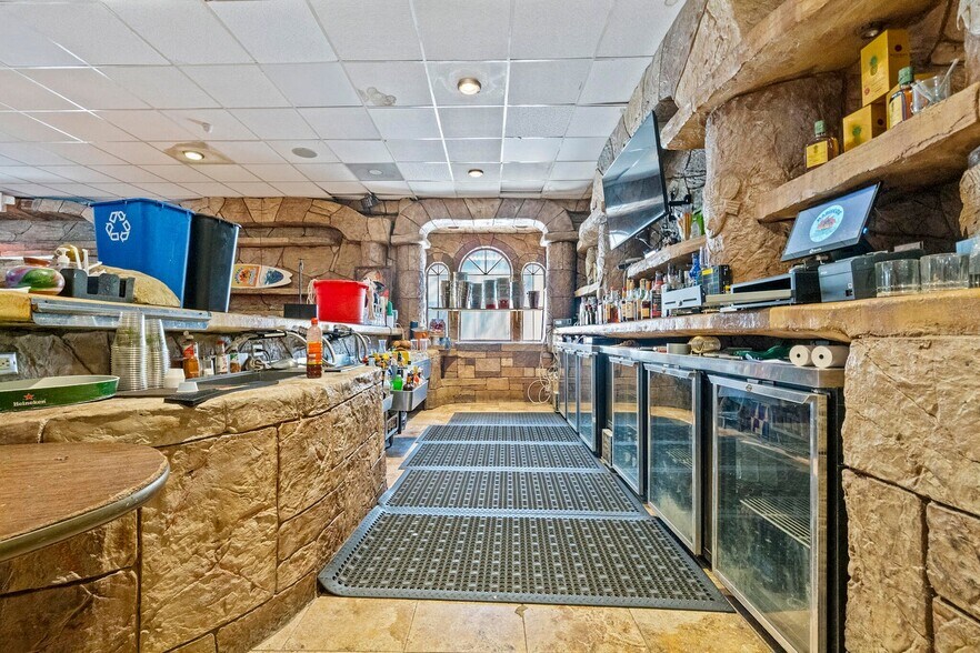 More Photos Of 200 N J St, Tulare Restaurant For Lease