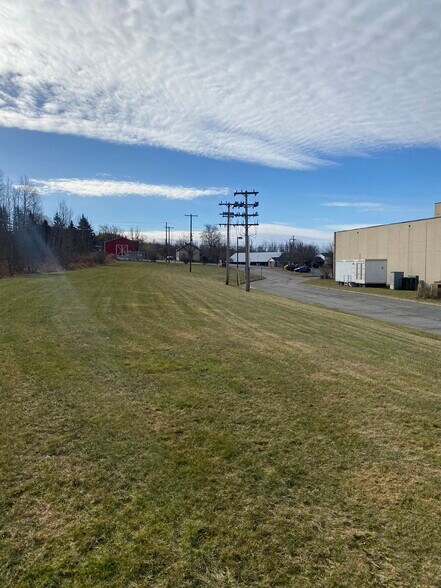 More Photos Of 45 Commerce Dr, Waverly Distribution For Sale