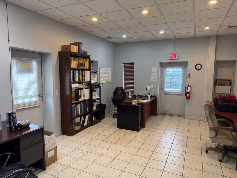 More Photos Of 15 Lower Hudson Ave, Green Island Auto Repair For Lease