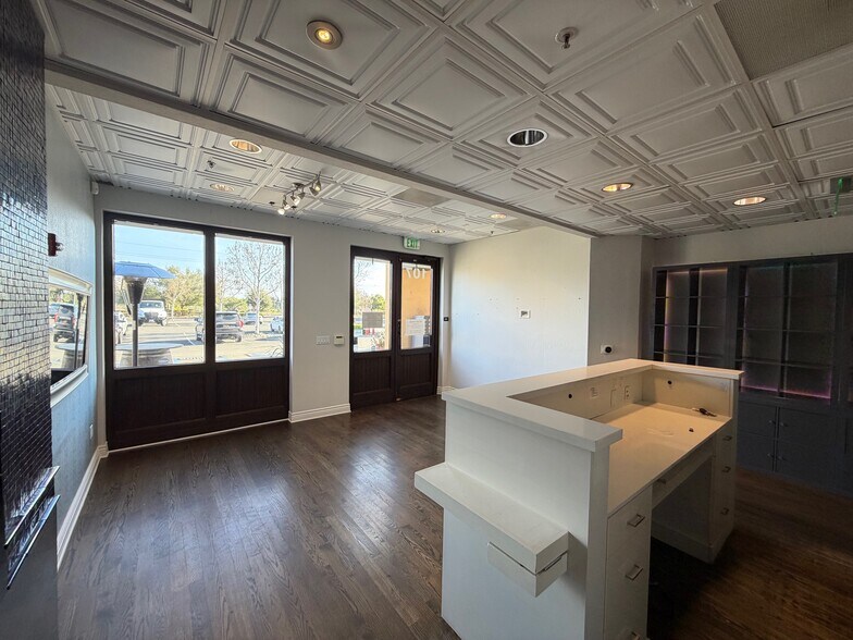 More Photos Of 101-201 E Vineyard Ave, Livermore Unknown For Lease