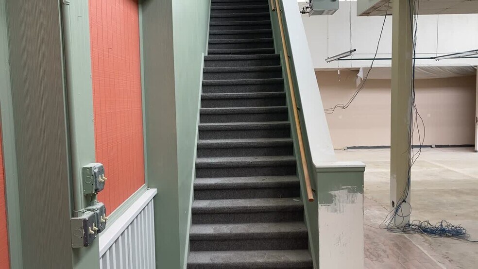 More Photos Of 1225-1265 Hartrey Ave, Evanston Light Manufacturing For Lease