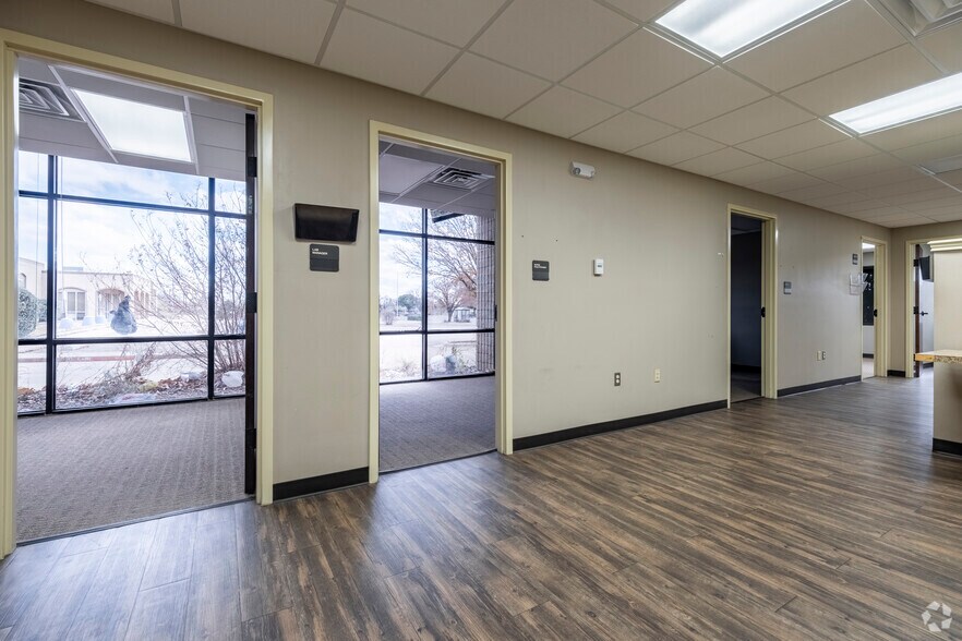 More Photos Of 2424 50th St, Lubbock Medical For Sale