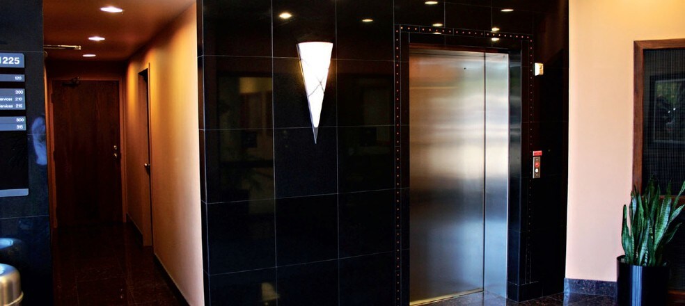 More Photos Of 1225 E Fort Union Blvd, Cottonwood Heights Office For Sale