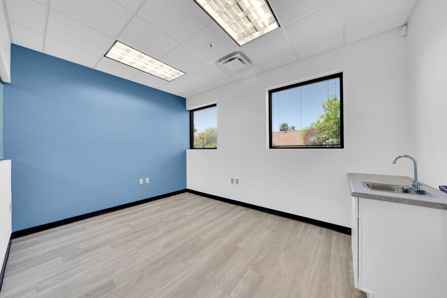 More Photos Of 4729 E Union Hills Dr, Phoenix Medical For Sale