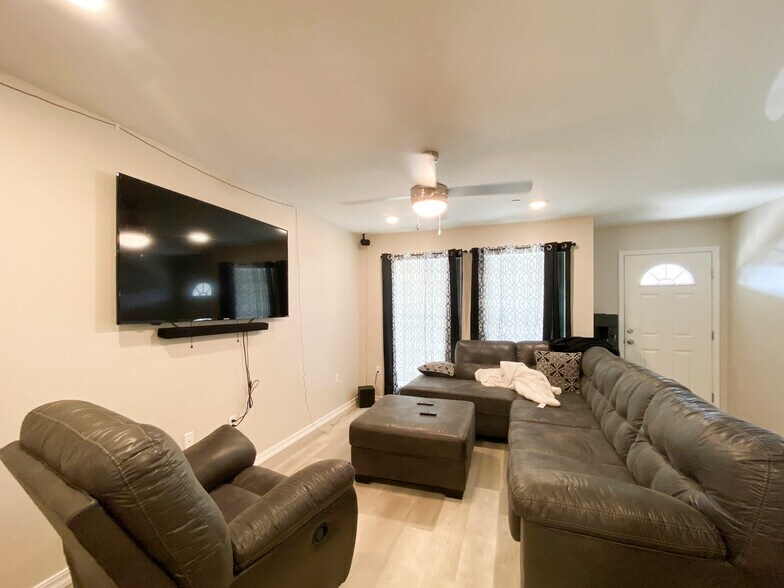 More Photos Of 575-579 Racquet Way, Diamond Springs Apartments For Sale