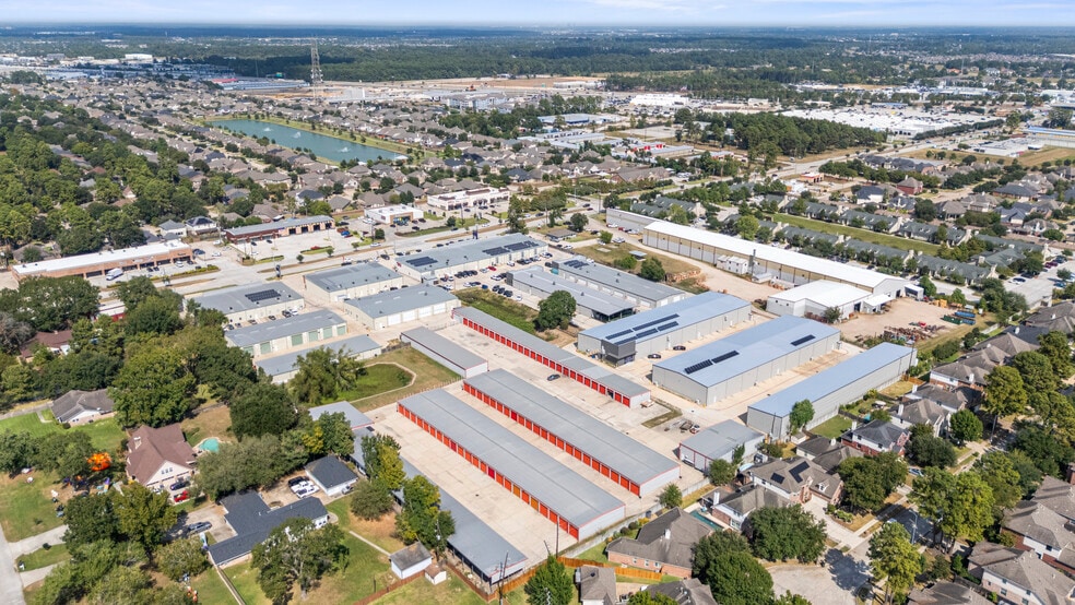 More Photos Of 11703-11711 Spring Cypress Rd, Tomball Unknown For Lease