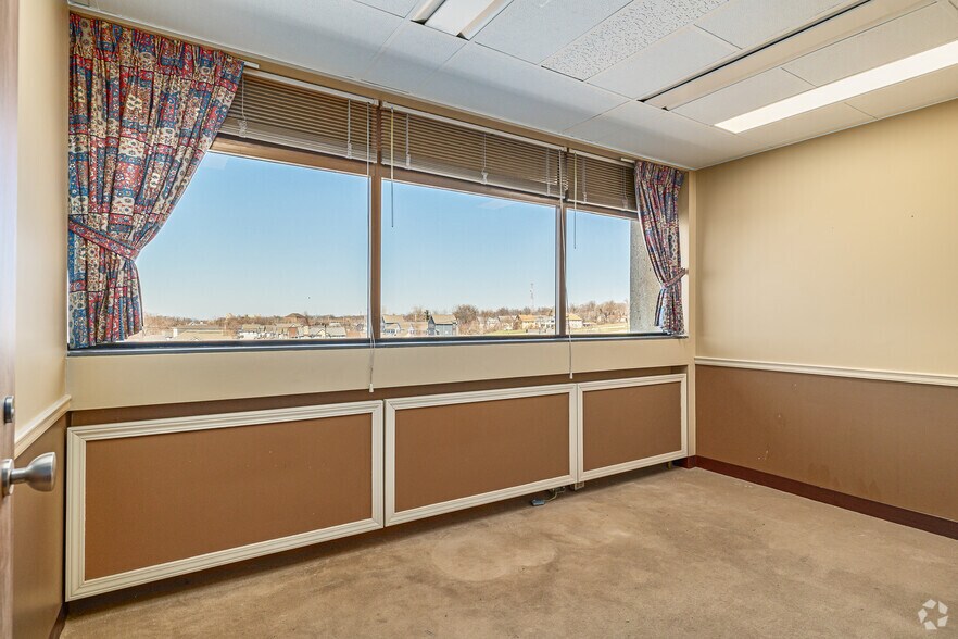 More Photos Of 11201 Shaker Blvd, Cleveland Medical For Lease