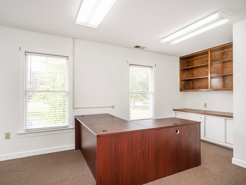 More Photos Of 3051-3057 S Church St, Burlington Office For Sale