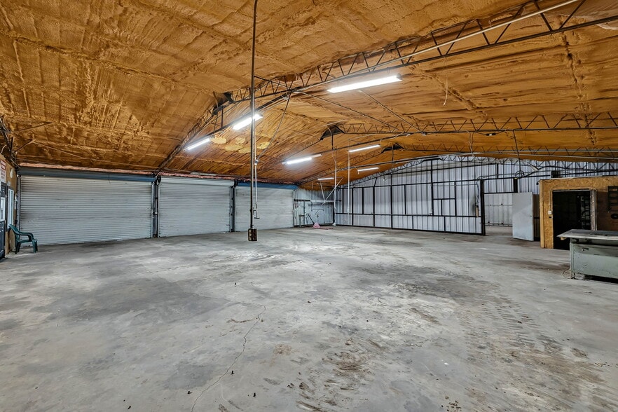 More Photos Of 11211 S US Highway 181, San Antonio Warehouse For Sale