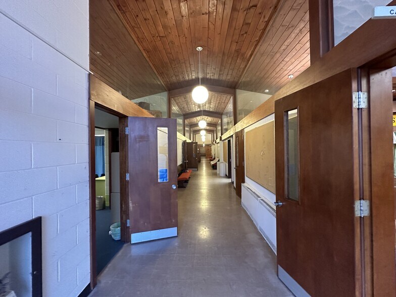 More Photos Of 1001 Chester Rd, Lansing Religious Facility For Lease