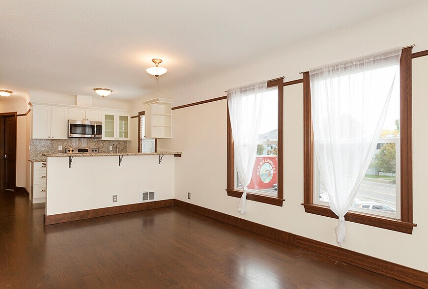 More Photos Of 6710 Greenwood Ave N, Seattle Apartments For Sale