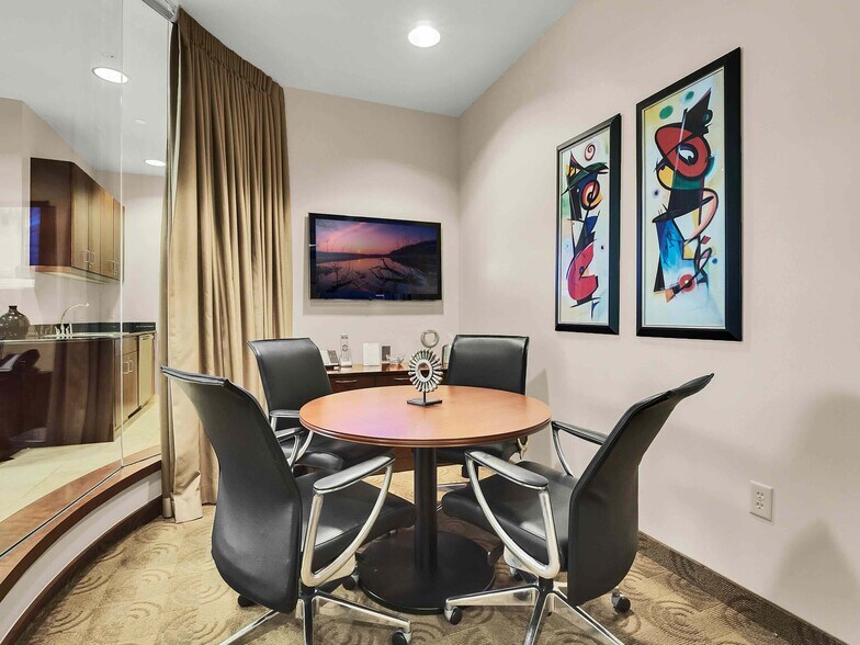 More Photos Of 1540 International Pky, Lake Mary Office For Sale