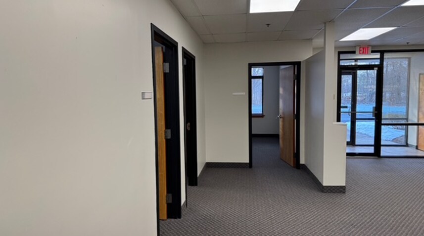 More Photos Of 270 Benton Dr, East Longmeadow Medical For Lease