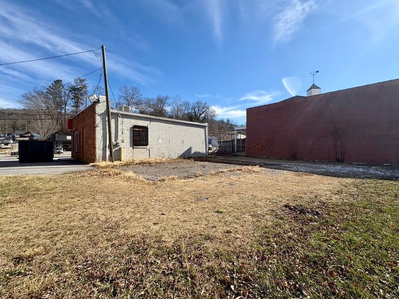 More Photos Of 233 Biltmore Ave, Asheville Office For Lease