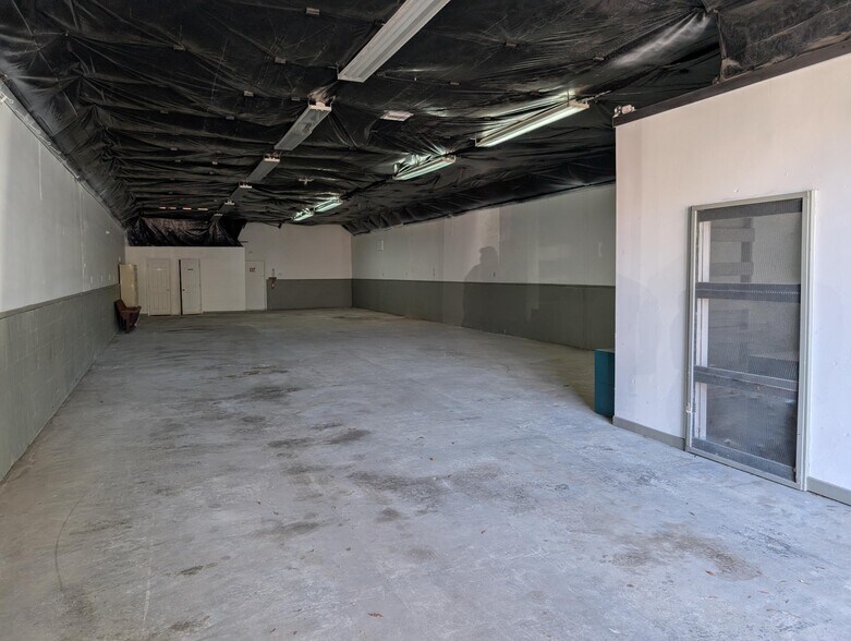 More Photos Of 10905 S US Highway 41, Gibsonton Unknown For Lease