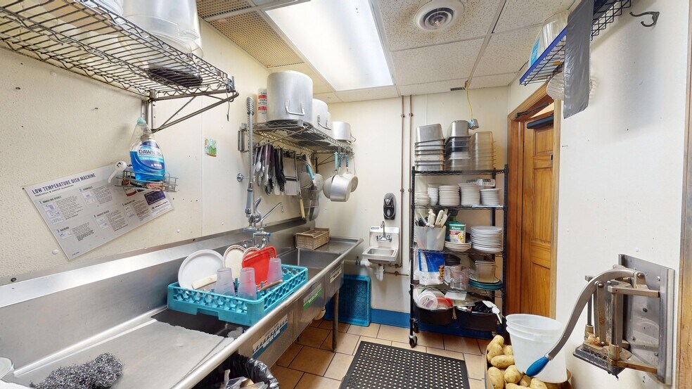 More Photos Of 13524 S Eagle Valley Rd, Tyrone Restaurant For Sale