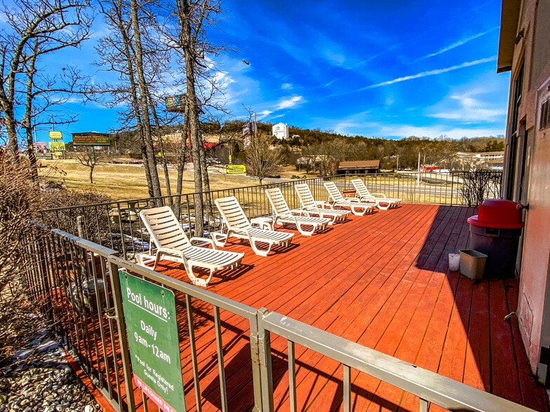 More Photos Of 3601 Shepherd of the Hills Expy, Branson Hotel For Sale