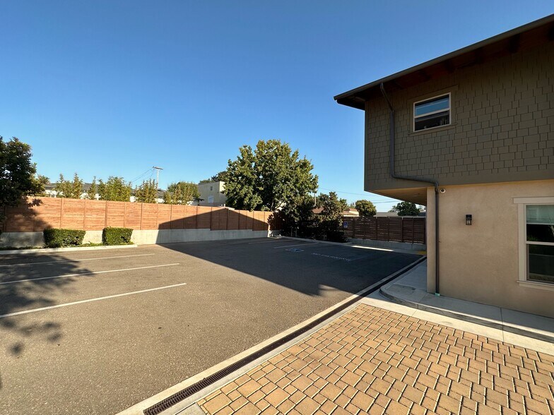 More Photos Of 227 S Halcyon Rd, Arroyo Grande Office Residential For Lease