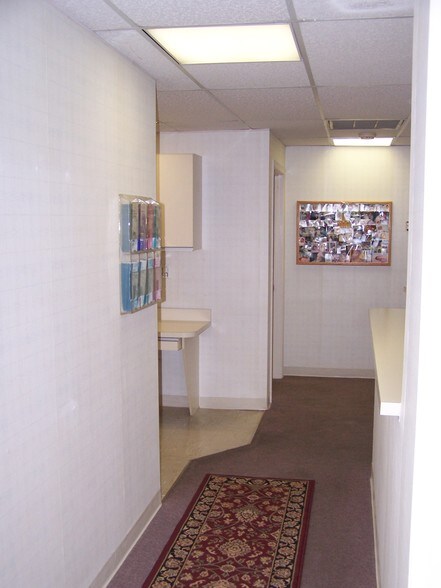 More Photos Of 6116 Rolling Rd, Springfield Medical For Sale