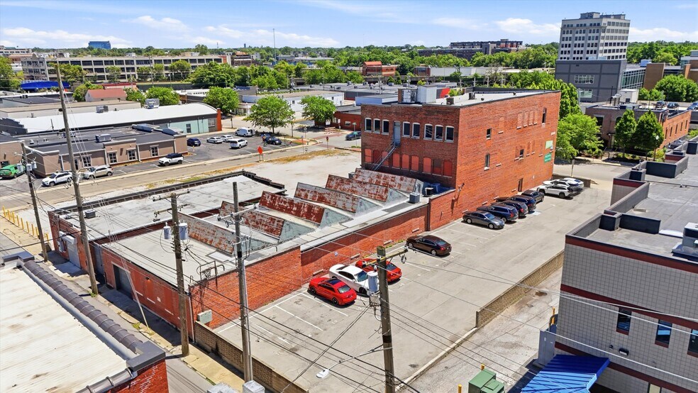 More Photos Of 536 E Market St, Indianapolis Office For Sale
