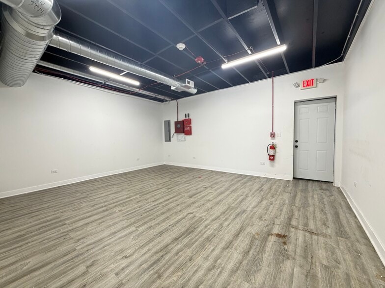More Photos Of 3913 Sauk Trail, Richton Park Storefront Retail Residential For Sale