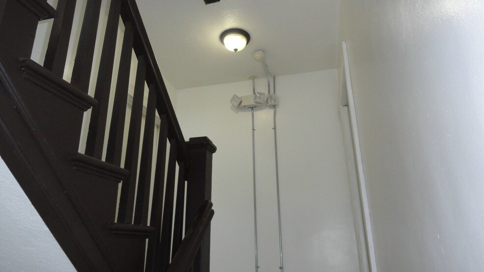 More Photos Of 1069-1075 Capitol Ave, Hartford Apartments For Sale