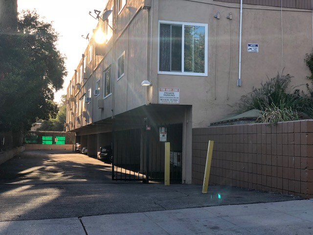 More Photos Of 1303 N Summit Ave, Pasadena Apartments For Sale