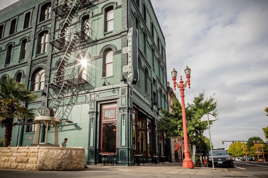 Primary Photo Of 203-209 NW 3rd Ave, Portland Hotel For Sale