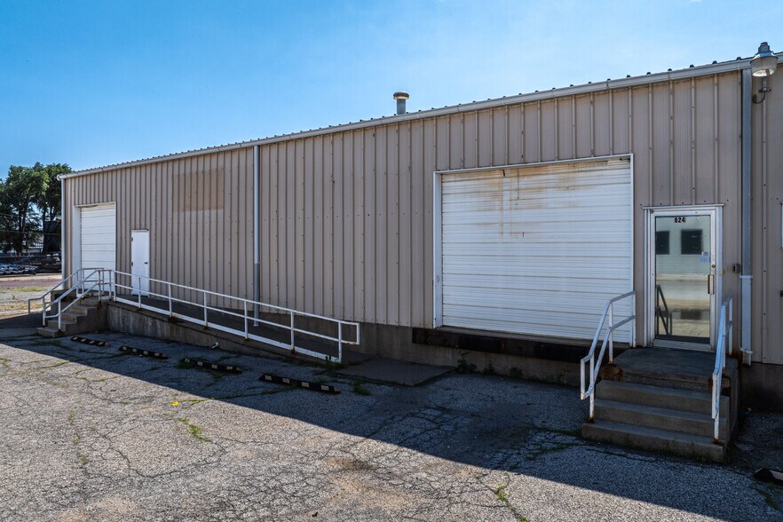 More Photos Of 624 S 7th St, Saint Joseph Industrial For Sale