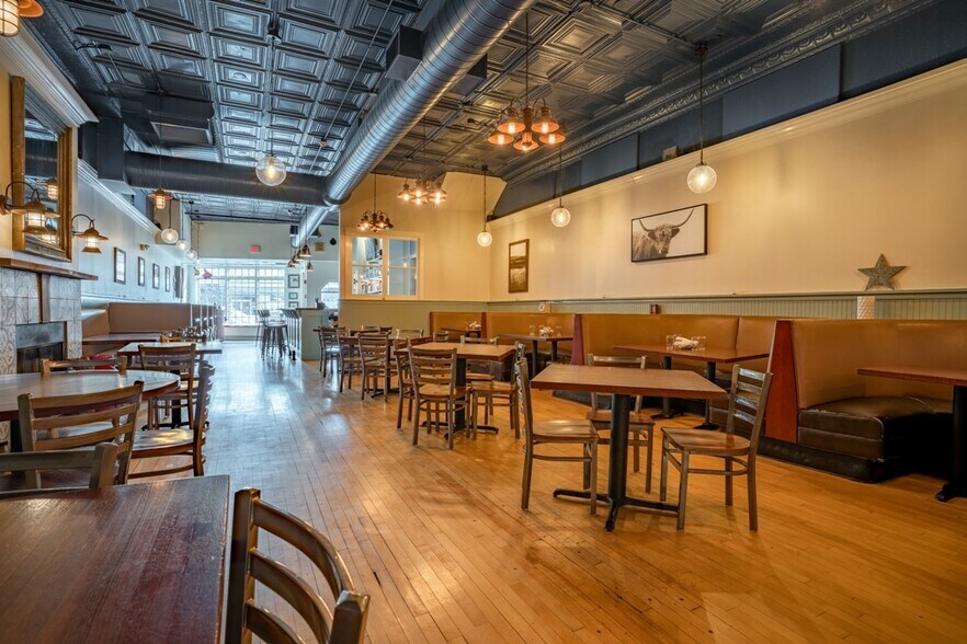 More Photos Of 30 S La Grange Rd, La Grange Restaurant For Sale